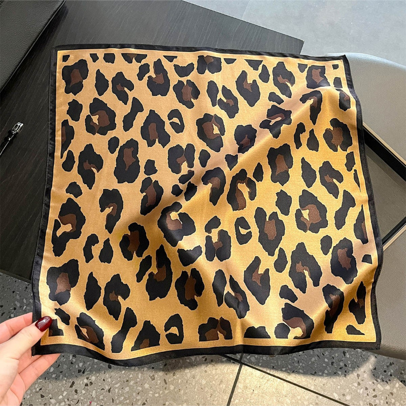 100% Silk Square Scarf Leopard - Silk Scarf Square 评论和价格